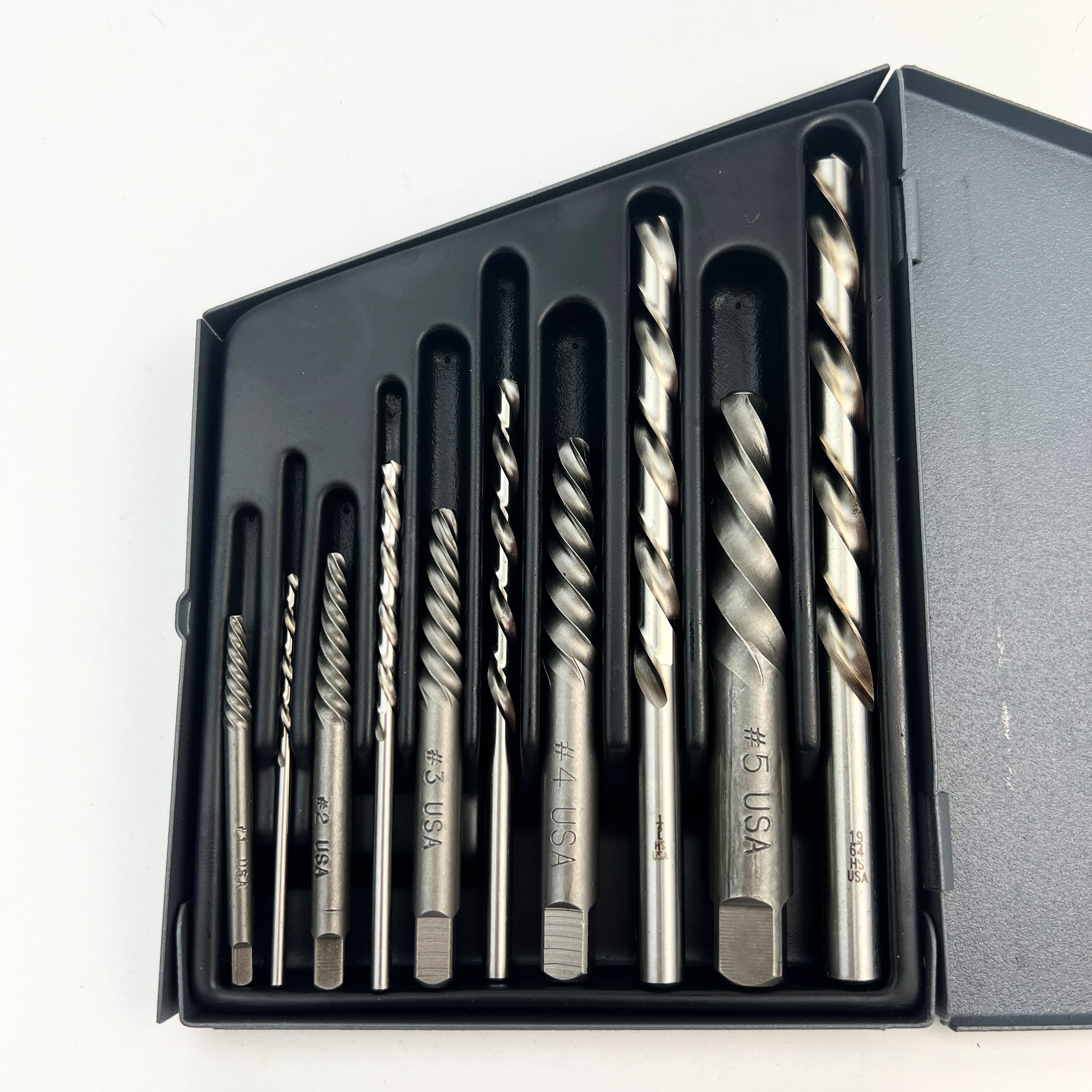 Screw Extractor & Left Hand Drill Bit With Metal Casing (Set of 10)