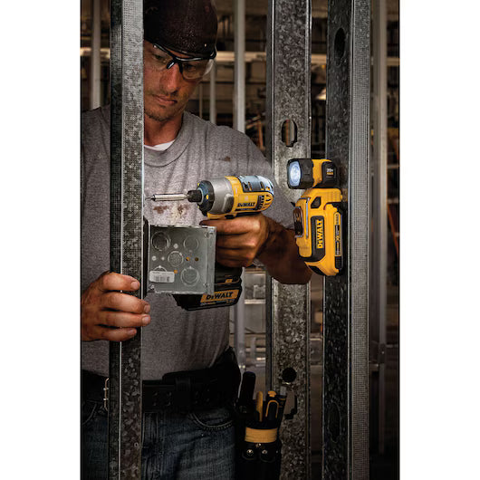 DeWALT 20 Volt Hand Held LED Work Light 165 Lumens