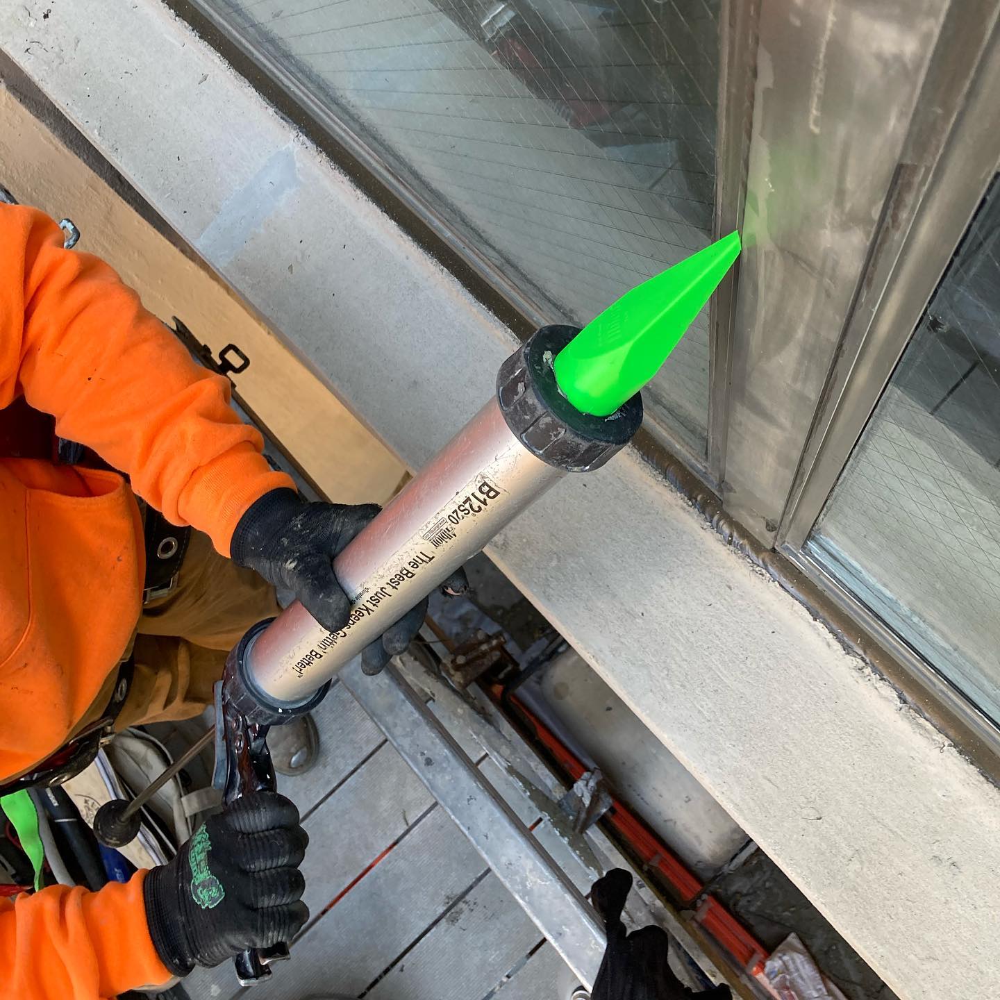 20oz B-Line Manual Sausage Gun w/ Smooth & Efficient 12:1 Ratio Drive