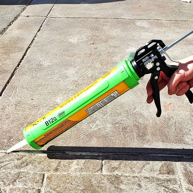 1 Quart B-Line Manual Cartridge Gun w/ 12:1 Drive