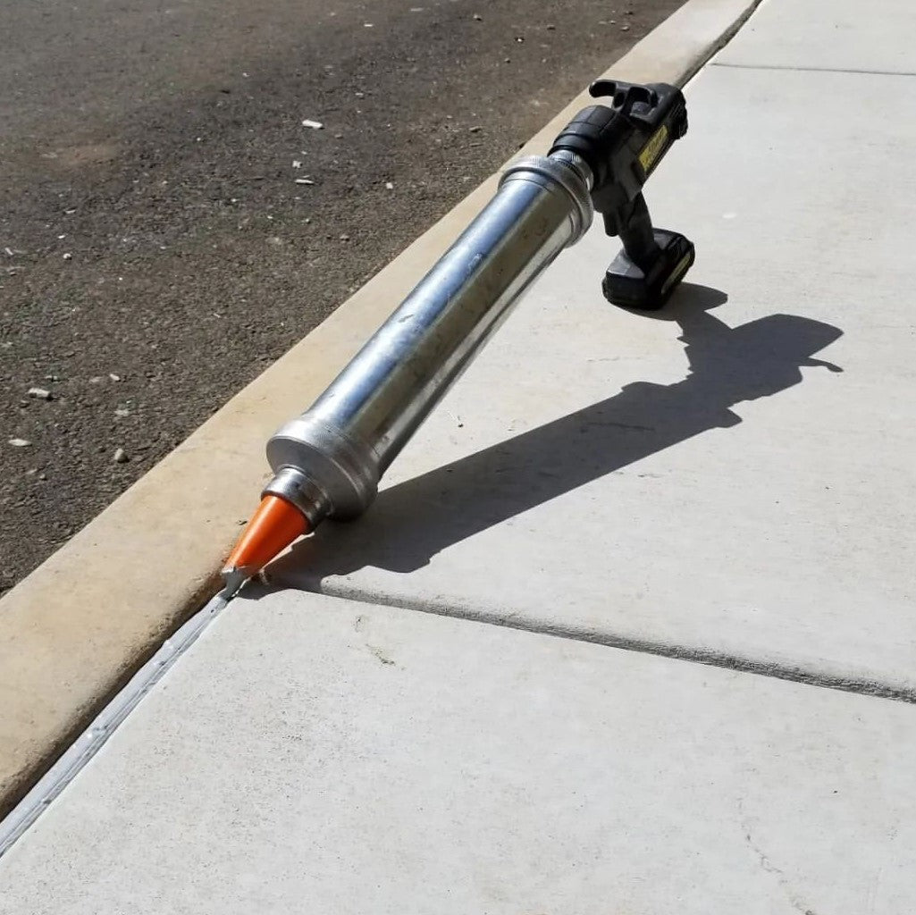 80oz Cordless Bulk Gun w/ Orange Cone Nozzles 18 Volt