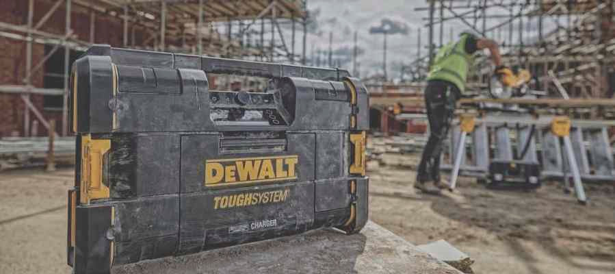 DeWALT Construction Tool Radio | WRYKER Construction Supply