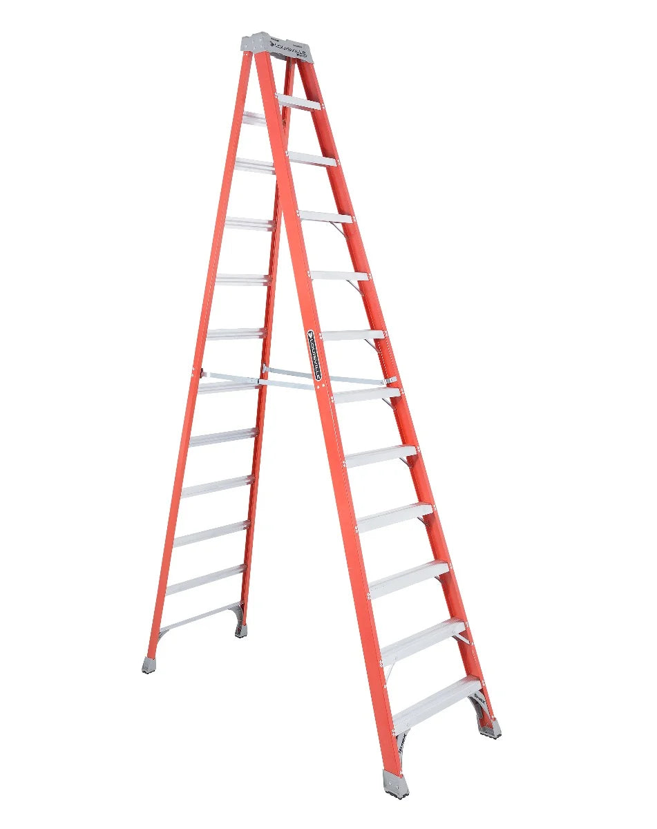 Step Ladder  12' Louisville FS1500  1A Rated 300 Lbs